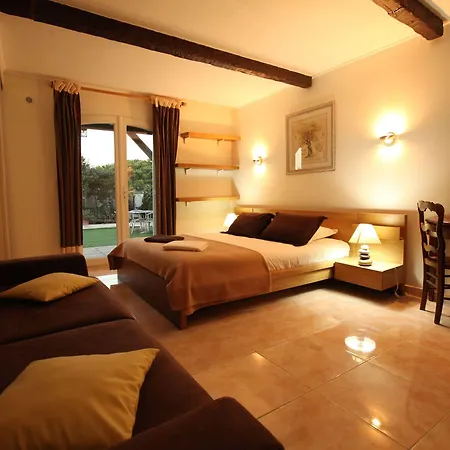 Maya - Golfe De Saint-tropez 2*